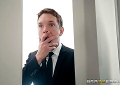 Blindfolded slut, Lily Labeau is getting doublefucked and screaming from pleasure while cumming