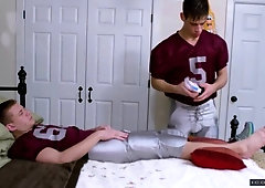 Blonde jock Ian Levine fucked by brunette Michael Delray