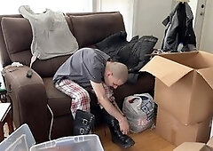 Unboxing military gear for strapskinks