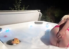 Was on vacation latterly and got concupiscent whlle relaxing in the Hawt Tub