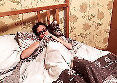 Brunette Masturbate Pussy Sex Toy and Cowgirl on Shaft after Waking Up