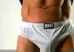 Bodybuilder - Close up Veiny Shredded Muscle posing!