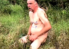 Sexsklave Spermalecker Outdor Play and Cum Eating for Voyeur