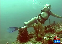 Shameless nude girl under water