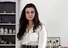 This babe's gorgeous, and likes to suck and get her booty destroyed ( Anal Screw ). Look at this porn star Lauren Walker in this casting of Anto 