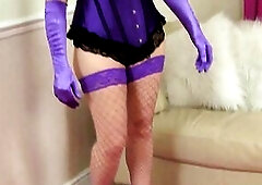 British granny Savana still likes toying her old cunt