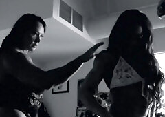 Amateur arty babe sucks and tugs