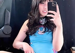 Brunette Tranny jerking in hard dick in solo Webcam