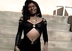 This is a chick that's surely going to please your needs and wants. Step inside this awesome casting show and have a fun French honey.