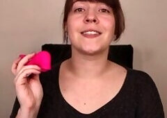 Toy Review - Praha Pressure Air Pulsation and Clitoral Licking Sex Toy!
