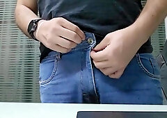 Fap off at the office NEARLY GOT CAUGHT