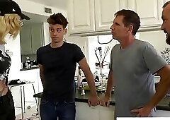 juggs tranny hitchhiker dahlia crimson rimmed with bare