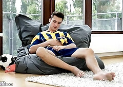 Martin Polnak inserts fingers into his tight little ass