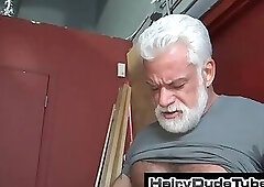 Black Thug bareback fucked by a Mature Bear