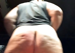Amateur chubby SSBBW demonstrates her really giant cellulitis ass