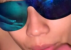 Mi novia cornuda me dice que quiere que otra chica me la chupe, y que ella me la consigue