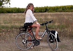 Yummy Binking & Public Cum-Shot