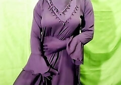 Bangladeshi bhabhi gives herself a handjob and shows off her dance moves