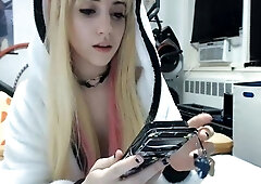 Wild blonde teen LIBRARY deep toying pussy on webcam