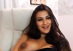 Big-Titted Amateur Webcam Babe Plays with Herself