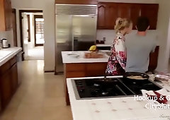 Erotic hardcore with mature pornstar Julia Ann - big fake tits