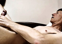 More jerking off action with a juicy finish