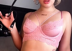 Amateur Webcam Cute Teen Plays Solo with Big Dildo