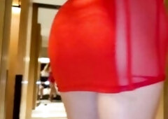Cheating wife books a hotel room for a secret bang during the time that her spouse's stuck in traffic.