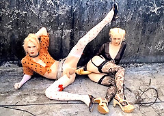 Trans and gal public hook-up on the roof of the motel