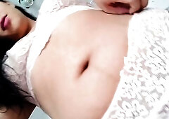 Me exita ver mis pants rosadas en mi cuerpo femenino de transexual mexicana, una verga gorda