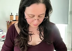 Cute amateur brunette naughty in solo jerking show on camera