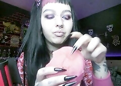 #mukbang #cute #emogirl chewing a pink #burger