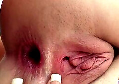 Cassandra Nix Shows Her Gape To Layla Price