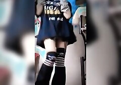 bailando hot y moviendo las caderas