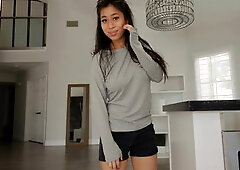 Breast lover's special, it's her juicy vibe