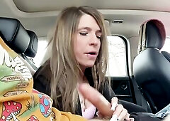 REAL TINDER DATE! Real Stranger lets me suck and ride him in my Backseat in PUBLIC!