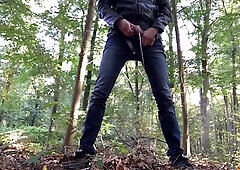 Fellow is taking a pee compilation