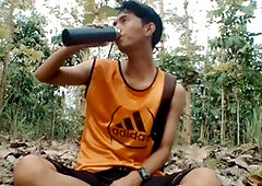 Big cock man jerks off in nature while receiving outdoor amateur blowjobs