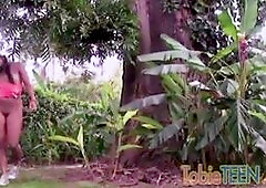 Tobie Teen went to the garden teasing. She start removing her clothes and rubbing her pussy and ass to seduce her fans. she fingering her slowly her p
