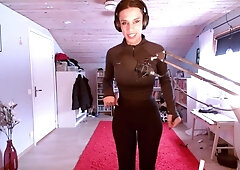 My First Time Playing Vr - Gamer Girl