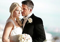 Dazzling blonde warms up and fucks like a goddess