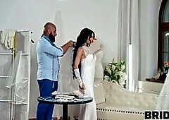 BRIDE4K. Kama Oxi is having an unforgettable sex in the wedding costume salon