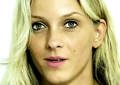 Hawt blond playgirl is filling her pussy with a massive vibrator at the casting.