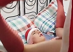 Santa fucks Mrs Santa and creampies face xhzub5D