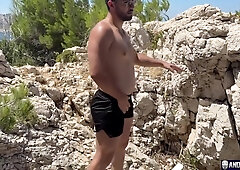 Andolini Xxl In Two Hikers, One Trail