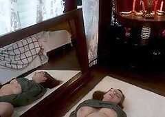 Nerdy amateur teen doesn't hold back the urge to masturbate