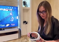 Tricky Stepson Fucks His Naive Stepmom while She is in Virtual Reality