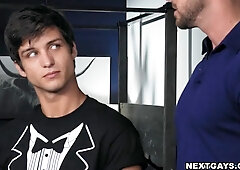 Elliot and Shane fuck hot on the couch!