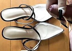 Solo crossdresser gives two cumshots while flaunting fabulous high stilettos