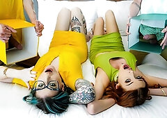 Nikki Zee and Jessica Aaren are fucking with two huge dicks